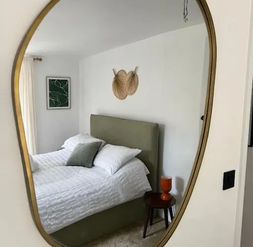 Stylish & Central Apartment Close To The Beach