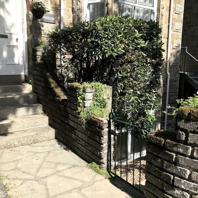 Stylish & Close To The Apartment *